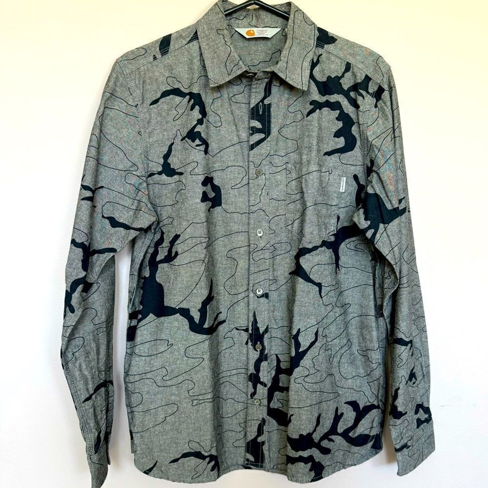 Carhartt camo button down shirt, NWOT, M